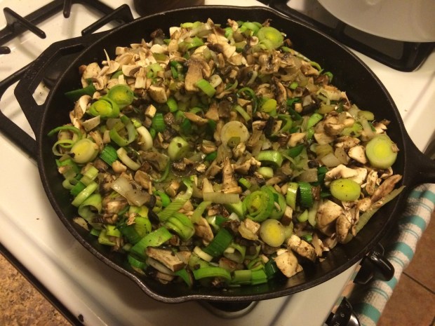 mushroom, leek & sourdough dressing | Brooklyn Homemaker