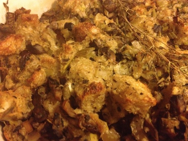 mushroom, leek & sourdough dressing | Brooklyn Homemaker