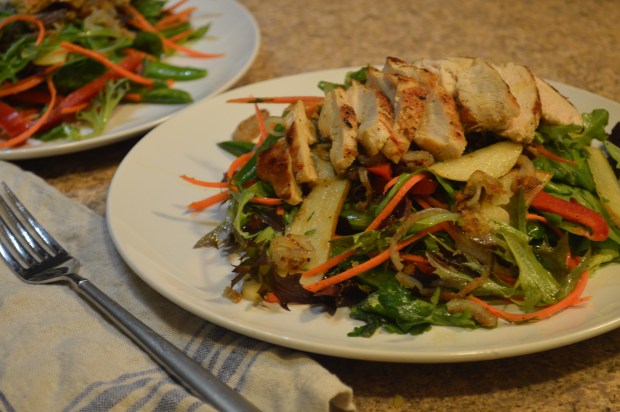 mixed green salad with pears, snap peas, seared chicken & orange vinaigrette | Brooklyn Homemaker