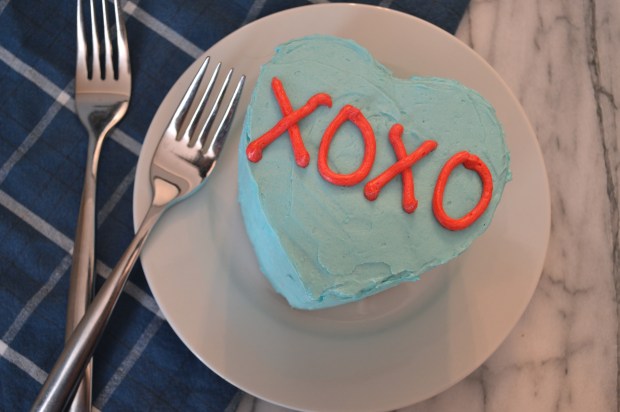 conversation heart mini cakes | Brooklyn Homemaker