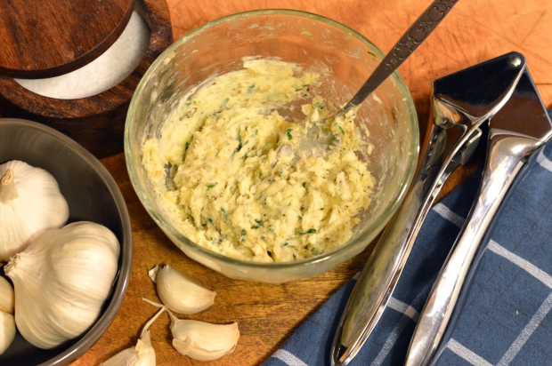 garlic herb compound butter | Brooklyn Homemaker