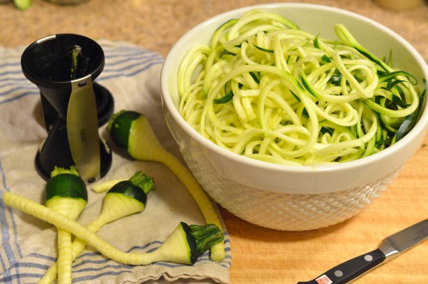 zucchini "pasta" with chicken, white wine, & tomatoes | Brooklyn Homemaker