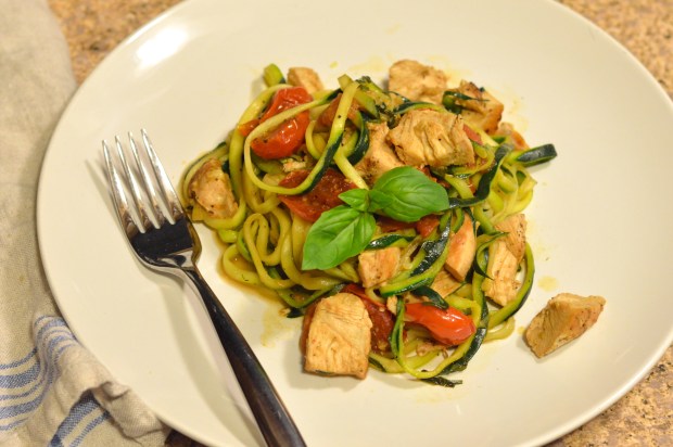 zucchini "pasta" with chicken, white wine, & tomatoes | Brooklyn Homemaker