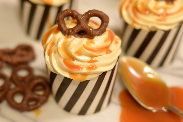 devil's food cupcakes with salted caramel cream cheese icing | Brooklyn Homemaker