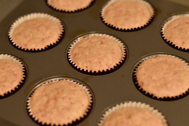 lemony strawberry cupcakes with strawberry meringue buttercream | Brooklyn Homemaker