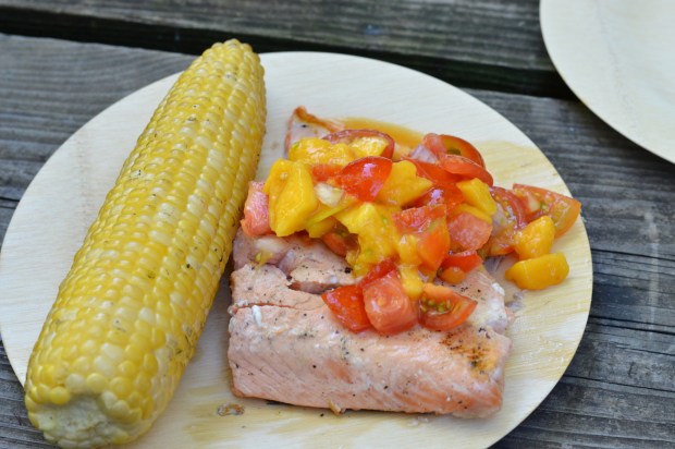 campfire grilled salmon with tomato mango salad | Brooklyn Homemaker