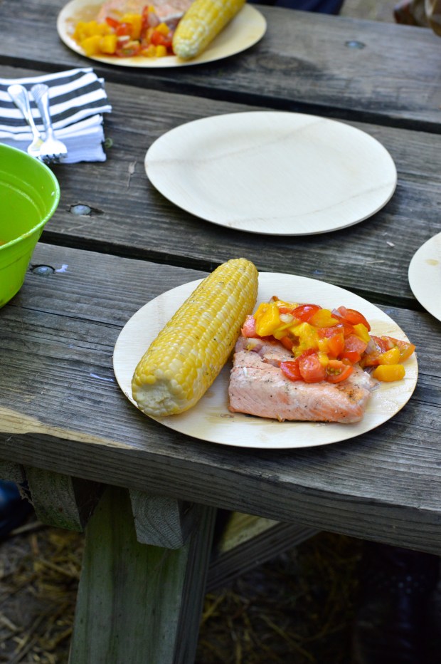 campfire grilled salmon with tomato mango salad | Brooklyn Homemaker