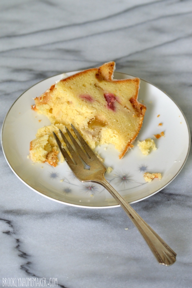 rhubarb pound cake with lemon glaze | Brooklyn Homemaker